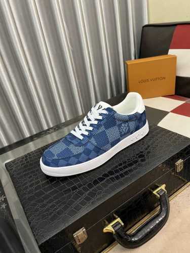 LV 新款男士休闲鞋，全球限量款鞋面采用原版皮料LOGO鞋面顶级做工 ！内里垫脚:纯进口羊皮内里 系带板鞋舒适透气 奢华尊贵 ！码数：38-444色可选