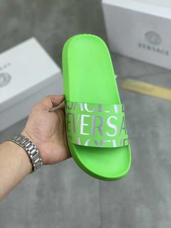 工厂价 实价 Versace 范思哲专柜新款男士休闲拖鞋系列！1:1复核全球限量款鞋面采用进口原单面料原板大底男鞋码数：35-45；多色可选 - 点击图像关闭