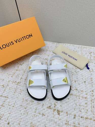 出厂 高版本 Louis Vuitton 路易威登 最新时尚休闲半凉鞋～代购级当季最新潮品 众多博主纷纷种草，入购原版开模定制 镂空组合设计与应用语言学硕士专业