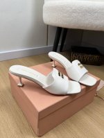 Miumiu缪缪 2025 miu家2025春夏新品 专柜最新爆款3D刺绣Logo 蝴蝶结 字母扣 小猫跟拖鞋系列 小红书力推爆款 原版购入开发 做货 Miu家