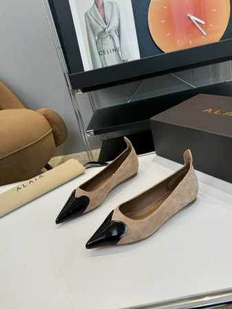 品 牌：Alaia AlAIA阿莱雅尖头高跟拖鞋！无数的名设计师都把他看作“Designer of Designers”更影响着很多人的风格！铆钉、金属环扣、紧 - 点击图像关闭