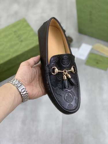 工厂价 实价 古奇gucci 新款经典豆豆鞋；香港原单顶级 精湛工艺 顶级质量高端精品男士休豆豆鞋 英伦时尚风 鞋面采用意大利进口漆皮，舒适透气全进口柔软猪皮内