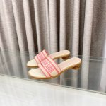 dior2025春夏新款Dway平底一字拖拼色女鞋 Cd字母Logo立体刺绣圆柱跟凉鞋 方头粗跟凉拖鞋 原版开发市面顶级版本 鞋面 原版一致水洗牛皮电绣高温水溶