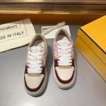 Fendi Match 厚底鞋；饼干鞋；运动鞋；篮球鞋 Fendi Match厚底运动球鞋，Ff最新元素注入复古的设计，超经典百搭系列 鞋面采用牛皮和牛猄拼接组