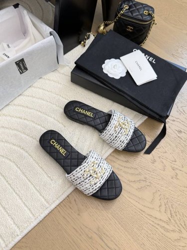 chanel 25P春夏新品双C拖鞋 鞋面编织，内里羊皮，原版大底。 Size:35-39 40定