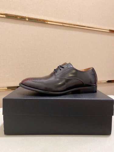 工厂价 Prada～普拉达 男鞋专柜原单货！世界顶级品牌..奢华品质.... 时尚 上脚高档次 ..给你低调奢华的舒适体验。鞋面采用纯意大利进口原板头层牛皮..