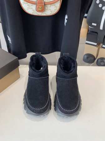 出厂价 Ugg 24ss秋冬新品雪地靴 毛毛鞋 专柜最新爆款 轮胎底运动系列 UGG上脚超可爱，塔斯曼The Venture Daze Mule24春夏全新系列 - 点击图像关闭