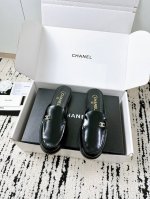 代购级品质 Chanel25 A春夏包头半拖鞋 专柜同款工艺 年度必入经典款 进口牛皮面料+羊皮内里 柔软到哭 意大利加厚真皮大底 走路超舒服 万能搭配王 通勤