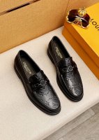 商品商标：Louis Vuitton 路易威登 休闲皮鞋 正码码数: 38-44 45.46订制 商品材料：精选 进口小牛皮压花鞋面+原版五金扣，进口头层牛皮内