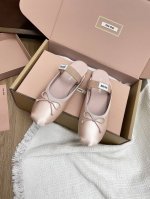 缎面 皮面 飞机盒10 东莞代购级Miu Miu 缪缪女士蝴蝶结装饰缎面芭蕾舞鞋平底单鞋 原版拆解 1:1套楦打造 秒杀市面一切版本 实物ps掉市场通货 Miu
