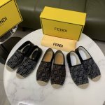 工厂P价 高品质 芬迪男士最新款一脚蹬乐福休闲鞋专柜同步上市原版一比一复刻面料：意大利进口面料、做工纯手工拉线，生胶透气防滑大底，内里透气舒适小绵羊羊皮，密度1