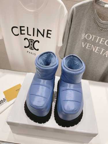 高版本出厂 MM6马吉拉厚底面包靴雪地靴 Maison Margiela 大热时尚风 慵懒风系列 粉色Mm6 Maison Margiela的实验性从功能主义的