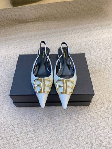 balenciag*Ss25双B尖头后空平底凉鞋 原版套楦 顶级品质 材质 鞋面 进口牛皮面 内里 进口羊皮里 大底 真皮大底 码数 35-39 34 40 4