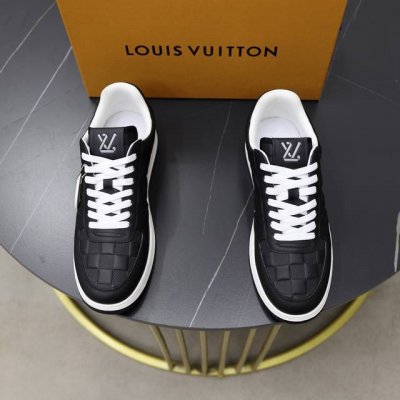 出厂价Pp： 顶级原单 品牌： Louis Vuitton Lv.路易威登 材质： 原工厂P牛皮材料 1：1原板大底 舒适内里 款式类型：休闲运动 板鞋 等级：