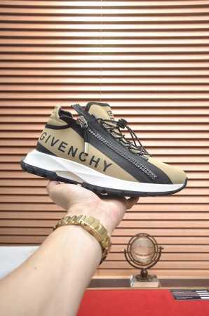出厂价 Givenchy.纪梵希 专柜同步发售鞋面：意大利进口品牌logo印花布匹 尽显奢华，透气猪皮内里加上双层组合，脚感舒适，鞋底：原厂特供气垫大底，轻便， - 点击图像关闭