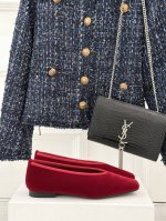 厂价 toteme 25Ss春夏新品 复古方头平底单鞋 简约的冷淡风 复古又百搭 穿在脚上 质感十足 整个造型都会显得很高级 时髦小姐姐必备单品 鞋面采用原版定