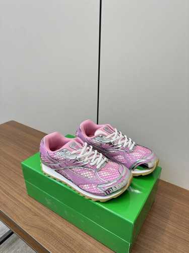 BV顶级版本 Orbit运动鞋 王一博 同款 情侣款老爹鞋 男码+10 Runner运动鞋，采用轻质科技网布面料。搭配几何图案设计橡胶外底。认准套包工艺 实际增