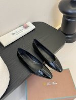 Loro Piana LP 25ss 春夏新款 经典绝美 复古平底单鞋 极简主义风格，复古又级！ 简约又大气，属于非常耐看的款式！高级百搭之王一年四季春夏秋冬皆