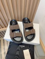 celine 赛琳2025春夏新款半拖 这一季的赛琳又让我重新爱了它一次 超级爆火的一款拖鞋 近期重点之一 简约的设计搭配饰扣作为点缀整体视觉特别耐看又好搭配