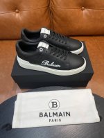 出厂价 实价 巴尔曼balmain 新款男士运动休闲鞋，时尚潮流，内里羊皮上脚非常舒适，极致柔软细腻，搭配巴尔曼专属鸡眼五金扣，流线形男鞋！高档精品别错过！ S