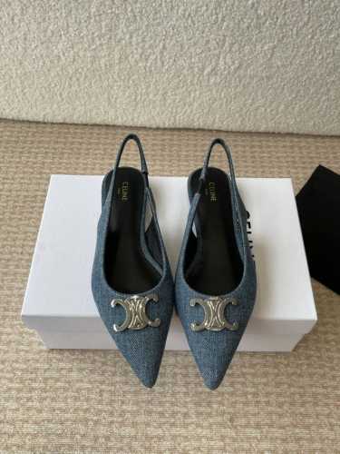 celine 思琳 2025Ss新款凯旋门尖头平底 细跟凉鞋 性感气质尖头 凉鞋干净利落 超显腿细，无论是单穿还是搭配阔腿裤，高街又复古 一起来做Celine女