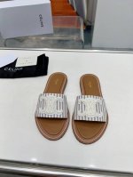 杏色条纹 出厂价p Celine paris 拖鞋！ 这一季的赛琳又让我重新爱了它一次这季节美鞋太多 这款凉拖真是无敌好搭配！设计搭配经典的 Logo 作为点缀