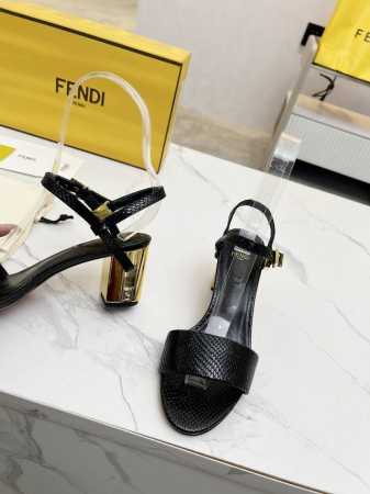 fend1 走秀款，Delfina圆头凉鞋，独家顶级货源！ 单品中的天花板，高级感满满，无论搭裙子还是裤装都透露出高级、大气的气质！无敌质感 鞋面选用Ff字母经 - 点击图像关闭