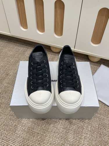 布面 皮面 smfk 小众潮牌 25Ss春夏新款 十字花 大头厚底 德比鞋 复古做旧风 百搭的极简风国潮 新作继承了诸多品牌制胜的流行元素 势必大热 帆布休闲鞋