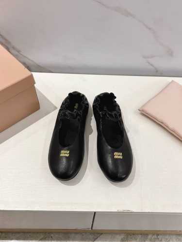 高版本出厂 MiuMiu 缪缪25ss早春走秀新款一脚蹬懒人鞋玛丽珍芭蕾舞鞋 平底单鞋官方春夏走秀新款，时髦百搭 即可咸又可甜 一点也不磨脚 无论光脚穿还是搭配