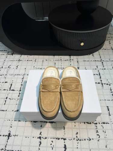 Dior 迪奥 24 2024早春新品 顶级版本 专柜主打新款 Dior Boy羊毛穆勒拖鞋硬货上新 代购级别！高级感十足！国内外博主刷爆的一款，复古又时髦 上
