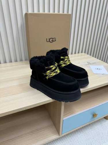 UGG 编号：3954 24秋冬最新款雪地靴！羊毛领口上下呼应设计！勾勒出UGG品牌logo 凸显高端大气 ！采用澳洲进口羊皮毛内里，冬季保暖效果超赞 面料：进