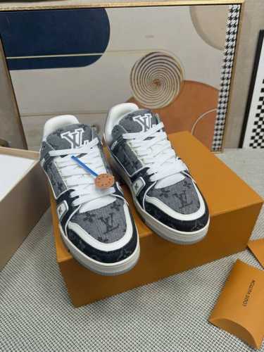LV-Trainer路易-威登 PK市场一切版本 情侣款 走秀新款 篮球板鞋 代购品质 原版1：1开发复刻！！上脚非常舒适 做工精细 鞋面由意大利进口小牛皮拼接
