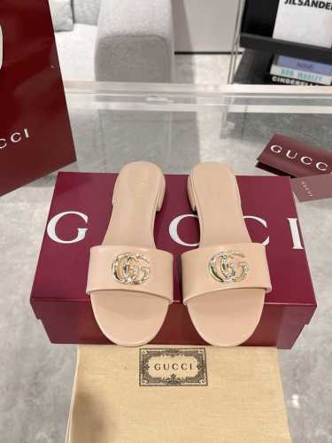 Gucci 25Ss春季新品 双G平底拖鞋 高端版推荐 专柜购买原版一比一打造 所有细节 材料 全部跟你在专柜买到的都一样 鞋面：牛皮 羊里 真皮大底 跟高：1