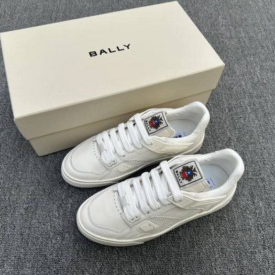 bally 巴利 新款男士皮革拼接休闲运动鞋 轻奢时尚撞色风格板鞋 莞产猛货！牛皮冲孔设计风格，搭配撞色拼接设计 舒适透气效果极好，大鞋舌设计品牌Logo 个性