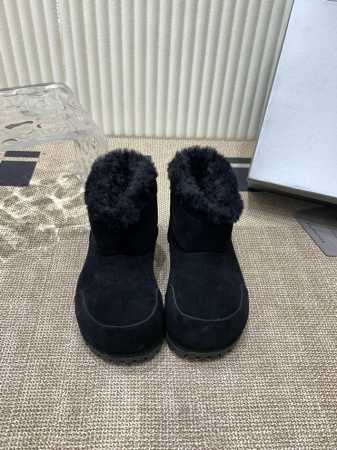 男+20 Balenciaga巴黎世家滑雪系列skiwear 最新款阿拉斯加雪地靴正品rmb9750购入开发 完美设计师推出探索时尚界对于原创与挪用的概念、以全 - 点击图像关闭