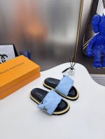 橙子出厂价p louis Vuitton 路易威登 Lv新配色 休闲魔术贴拖鞋 平底凉拖 情侣款 专柜同步更新 鞋面采用独一无二的驴家独特面料 面料轻盈透气 超