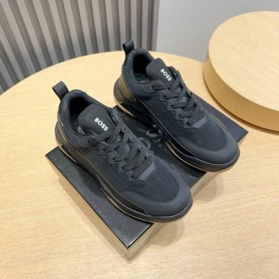 工厂P Boss 新款男仕运动鞋 知名运动品牌新款隆重上市 以奢华高端设计出货 鞋面选用原版皮革透气布料制成 羊皮垫脚 轻质橡胶大底。轻奢风格，鞋面透气不闷脚，