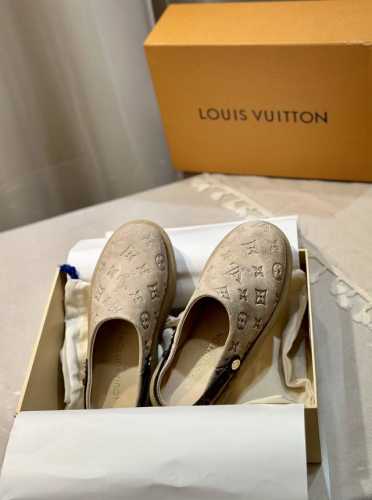 皮里工厂价 louisvuitt on fw23 new arrival～ L v aspen 水台拖鞋 L家2024最新拖鞋新品 经典monogram老花压印