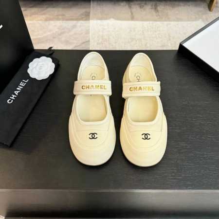 24FW秋冬新款Chanel小香半拖舒适慵懒却不失生活态度 百搭鞋型 日常出行需求轻松满足！随意搭配都很独特高级，体验各种不同的风格！鞋面：进口小牛皮内里：羊皮 - 点击图像关闭