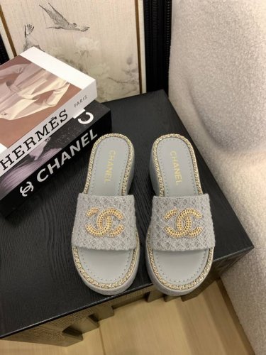 现货发售 *25 专柜 正品级 版本！！ 官方目录： 码数：35、36、37、38、39 34 40 41 需要定做跟客服 沟通 均配有意大利正品包装
