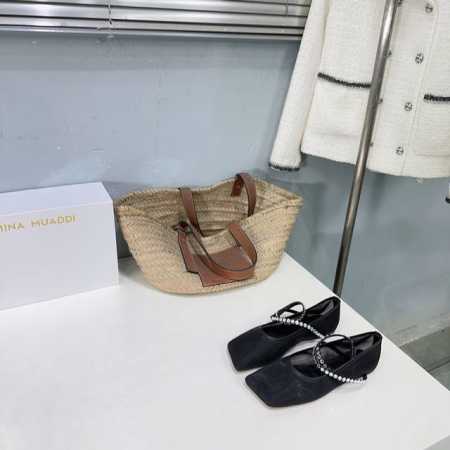 高品质出厂 ！小众潮牌Amina Muaddi 25春夏新款法式水钻缀饰网纱方头芭蕾平底鞋！ 满满的少女风、既摩登又复古的味道！ 非常的简约大气 不管是半身裙、 - 点击图像关闭