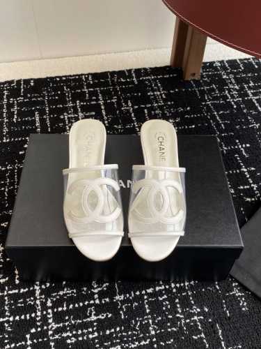 代购级350 Chanel 小香 25Ss 春夏新品度假 Pvc透明胶片 懒人拖 小香的一款全新设计 鞋面透明材质搭配双C 简约百搭上脚超级美的 怎么看都超美