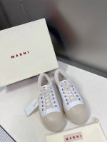 MARNI经典款厚底大頭瑪麗珍娃娃鞋赵露思同款、大大頭，超級可愛，魔術貼設計，輕盈不累腳，自帶增高效果，拉長腿部線條，顯瘦顯高，上腳可甜可鹽进口牛皮鞋面，真毛內