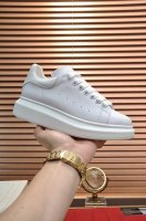 出厂 市面最高版本 Mqueen 麦昆 情侣款 女35-40 男39-44 小白鞋新款配色 官网同步发售 想不出有任何理由不收它 面料采用头层牛皮面 最新材料