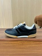 汤姆 Tom Ford 美国时尚轻奢2025爆款款 Size 39-45 Tom Ford来自欧美品牌 贸易原单 国内罕见 不易撞款 春夏穿到秋冬 跨越温差限制