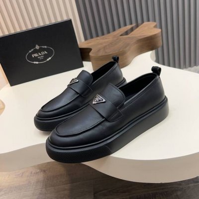 厚底潮牌 普拉达prada 主推爆款 前卫百搭时尚男鞋私版开模 牛皮拼接1 1复刻..时尚干脆 大气个性更潮更抢眼更追求档次 它将颠覆旧念 与您共度时尚潮人必备