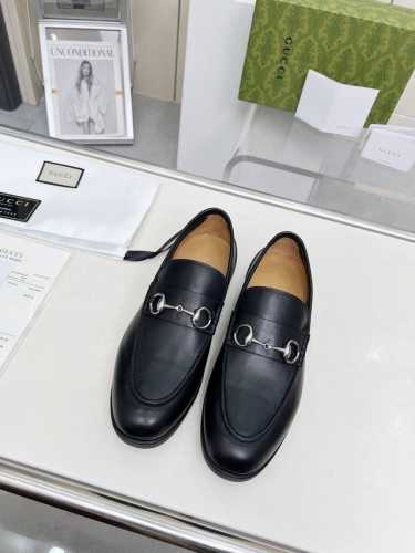 G家 Size:40-44 45定做 Cucci古驰2025早春西装鞋新品！ 原版开发高版本 原版一比一完美复刻 面料：进口牛皮 内里：真皮内里牛垫 鞋底：原版