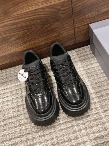 顶级版本 Hogan 霍根新款H629系列 乐福鞋 系带 德比鞋 厚底 小皮鞋 原版购入开发 做货 本款女士系带鞋以硬朗的厚底设计和军旅元素演绎都市时尚，鞋底设