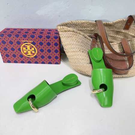 高品质出厂 ！小众潮牌TORY BURCH24春夏秀款五金扣包头半拖平底拖鞋系列！可盐可甜！就很有当代的复古那味儿～～ 既有单鞋的舒适又有玛丽珍的时髦俏皮，脚背 - 点击图像关闭