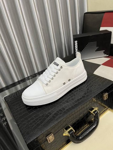 出厂价Pp： D2～独特现代风运动鞋。休闲乐福原版皮 羊里 拒绝脱色磨脚 鞋底：原厂特供原版底，超酷 系带走路都带风风格设计 超舒服耐磨原版底 。就好像实物拍摄